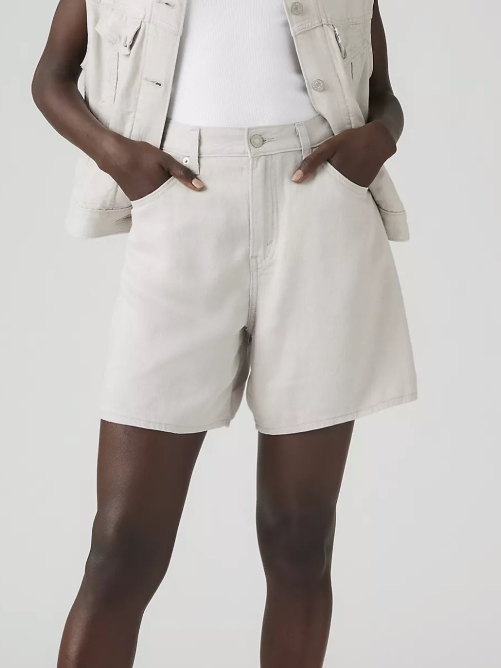 NWT Levi's Beige/Tan Women's Linen blend Shorts